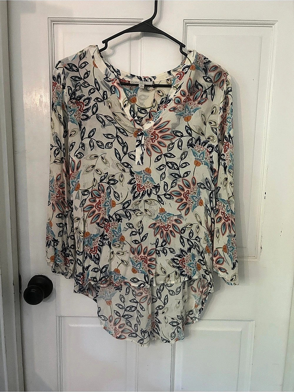 Daniel Rainn Floral Tunic in White & Blue